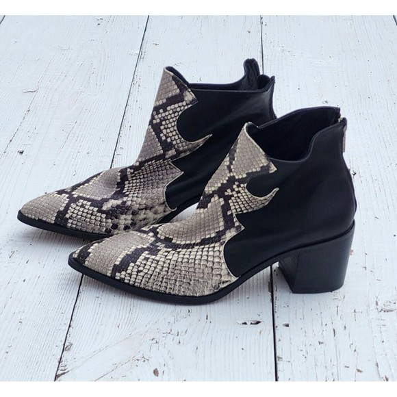 Pedro Anton SPAIN Black Snake Skin Pointed Western Boots US 7.5 EU 38READ